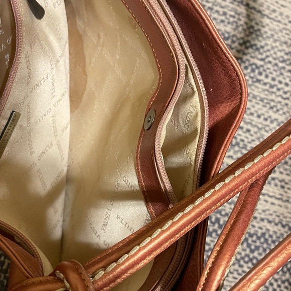 Plinio Visona Luxurious Tan Interior - Picture 5 of 9